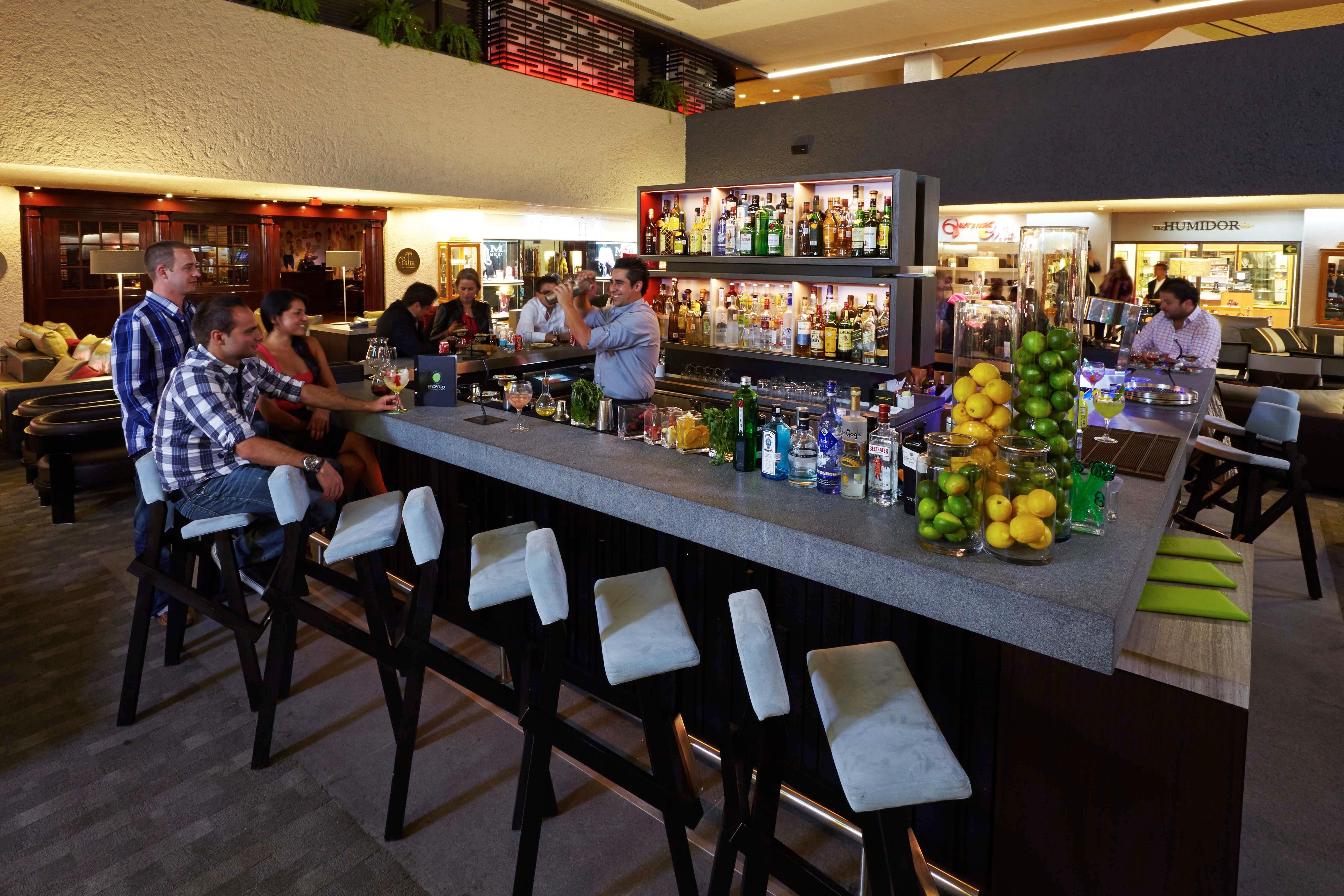 Presidente Intercontinental Mexico City By Ihg Exteriér fotografie The bar at the new lounge